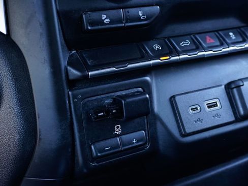 Used 2022 Chevrolet Silverado 1500 RST w/ Convenience Package II image 33