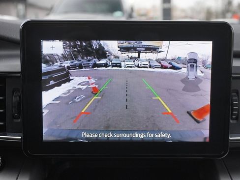 Used 2022 Ford Explorer XLT w/ Equipment Group 202A image 55