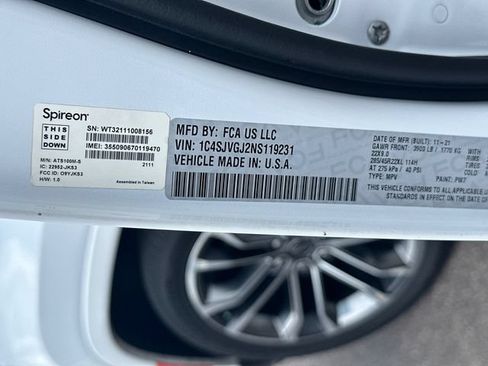Used 2022 Jeep Grand Wagoneer Series III w/ Rear Seat Video Group 1 AWD/4WD image 32