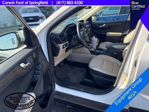 Used 2020 Ford Escape Titanium w/ Titanium Premium Package 2.0 AWD/4WD image 12