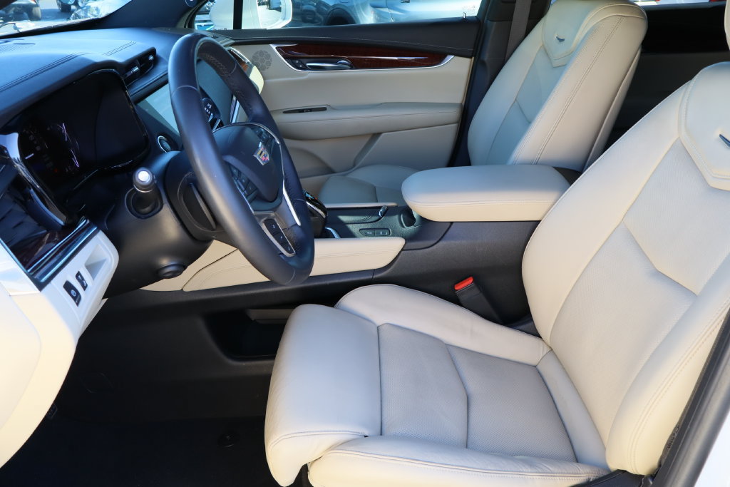 Certified 2017 Cadillac XT5 Premium Luxury FWD image 21