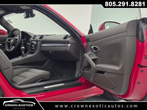 Used 2024 Porsche 718 Cayman RWD image 17