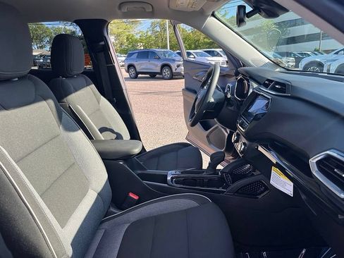 Used 2023 Chevrolet TrailBlazer LT w/ Convenience Package AWD/4WD image 32