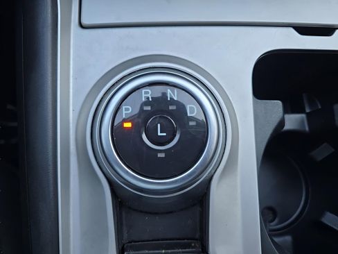 Used 2021 Ford Explorer XLT image 26