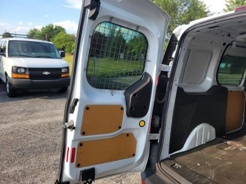 Used 2016 Ford Transit Connect XL image 8
