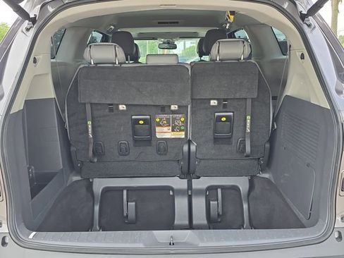 Used 2022 Toyota Sienna XLE FWD image 10