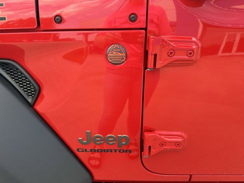 Used 2021 Jeep Gladiator Mojave image 14