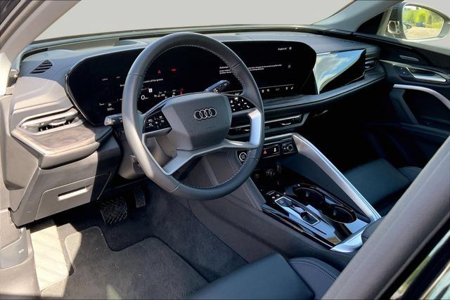 Used 2025 Audi Q5 Premium Plus w/ Premium Plus AWD/4WD image 14