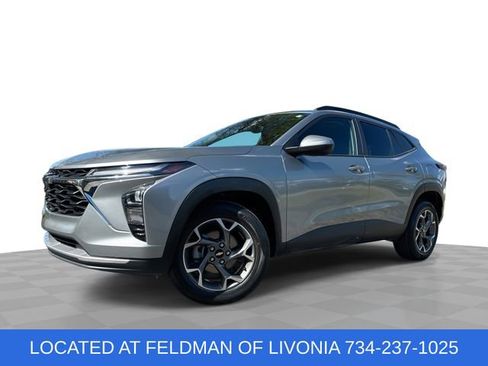 Certified 2024 Chevrolet Trax LT w/ Driver Confidence Package FWD image 1