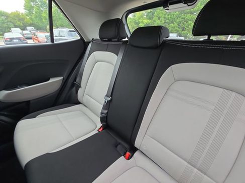 Used 2024 Hyundai Venue SEL image 14