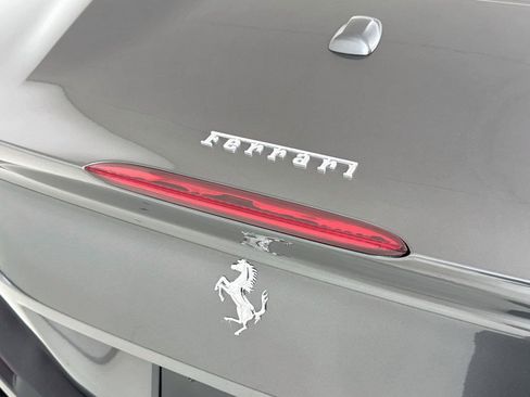 Used 2019 Ferrari Portofino RWD image 34