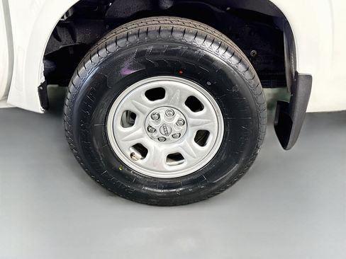Used 2024 Nissan Frontier S RWD image 37
