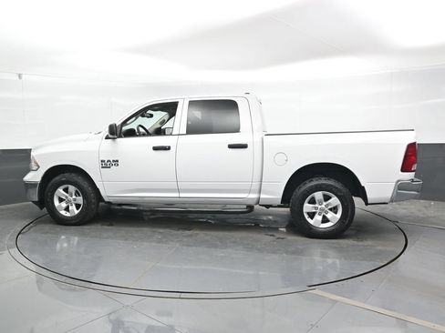 Used 2022 RAM 1500 Classic SLT AWD/4WD image 9
