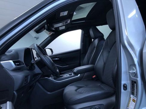 Certified 2025 Toyota Highlander XSE AWD/4WD image 18