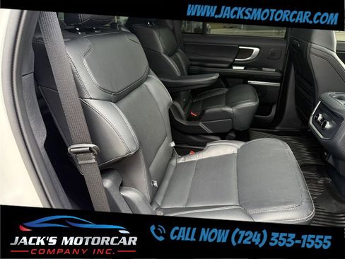 Used 2025 Ford Expedition Platinum w/ Stealth Appearance Package image 23