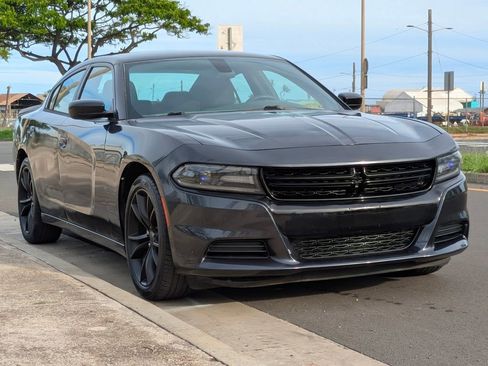 Used 2018 Dodge Charger SXT w/ Blacktop Package image 6