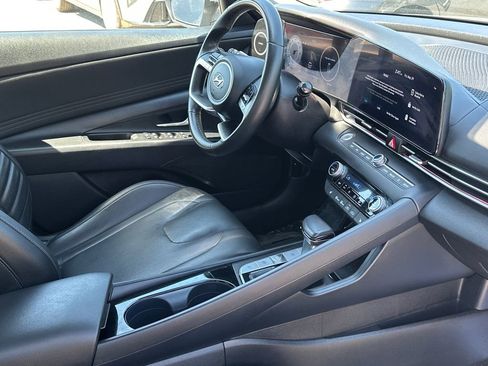 Used 2023 Hyundai Elantra Limited FWD image 12