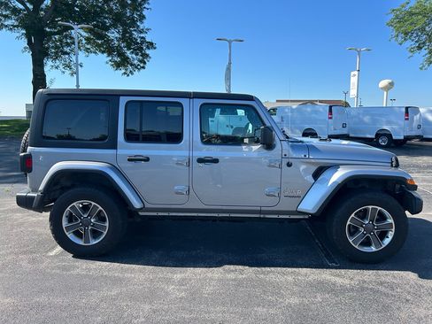 Used 2021 Jeep Wrangler Unlimited Sahara w/ Cold Weather Group AWD/4WD image 4