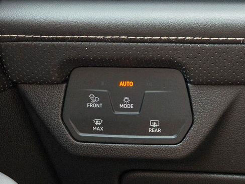 Used 2025 Volkswagen Atlas SEL Premium R-Line AWD/4WD image 31
