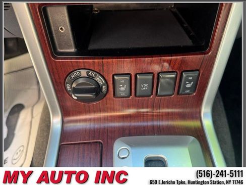 Used 2011 Nissan Pathfinder LE w/ Navigation Pkg AWD/4WD image 19