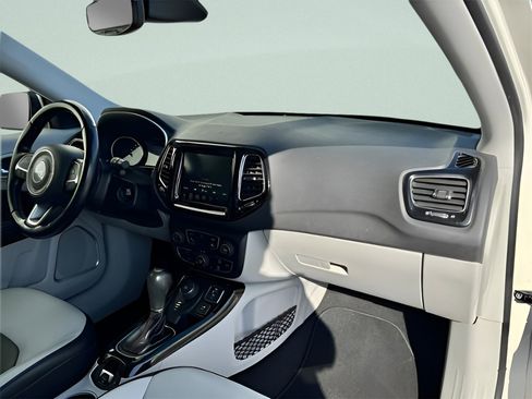 Used 2021 Jeep Compass Limited image 32