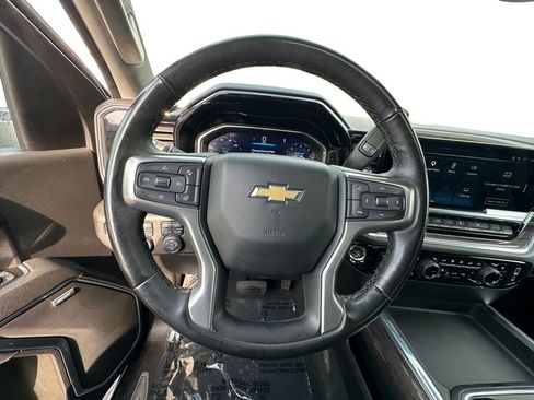 Used 2025 Chevrolet Silverado 2500 LTZ w/ LTZ Premium Package AWD/4WD image 12