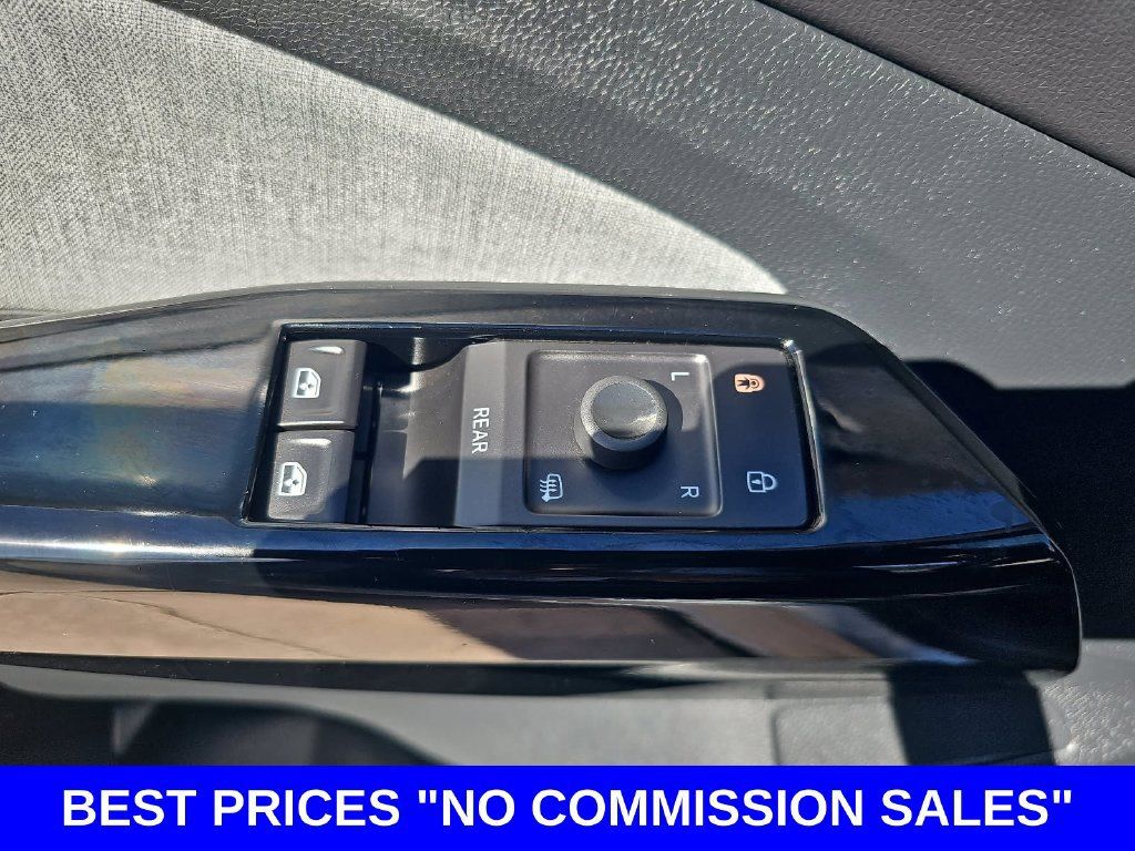 Used 2023 Volkswagen ID.4 Pro AWD/4WD image 27