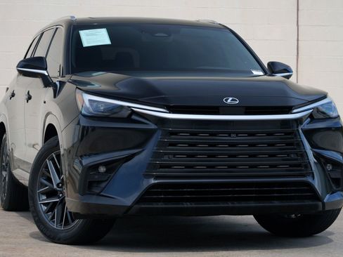 Used 2025 Lexus TX 350 FWD w/ Technology Package image 4