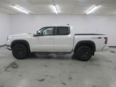 New 2025 Nissan Frontier PRO-4X w/ Pro Premium Package AWD/4WD image 10