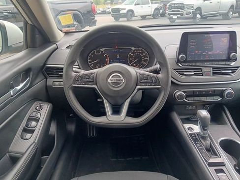 Used 2022 Nissan Altima 2.5 SV image 15