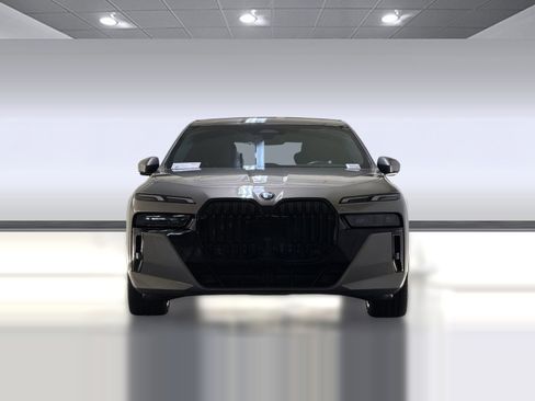 Used 2024 BMW 740i 740i w/ Premium Package image 5