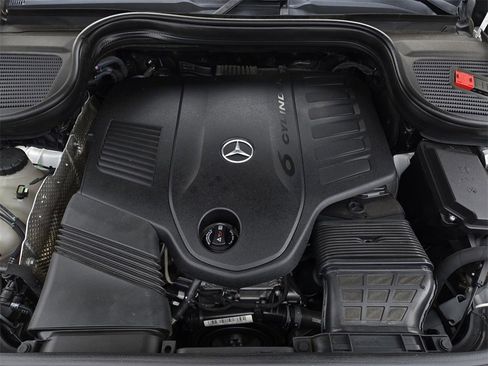 Used 2023 Mercedes-Benz GLS 450 4MATIC image 40