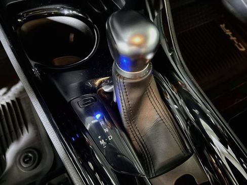 Used 2020 Toyota C-HR XLE FWD image 18