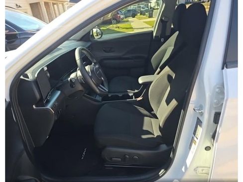 Used 2024 Hyundai Kona SEL FWD image 5