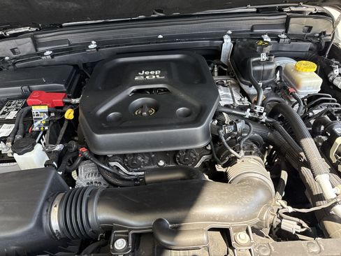 Used 2020 Jeep Wrangler Unlimited Sport S AWD/4WD image 32