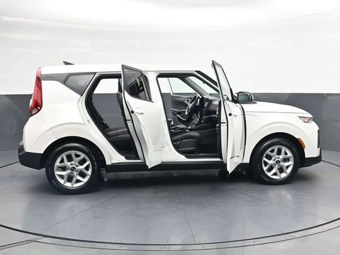 Used 2020 Kia Soul S FWD image 40