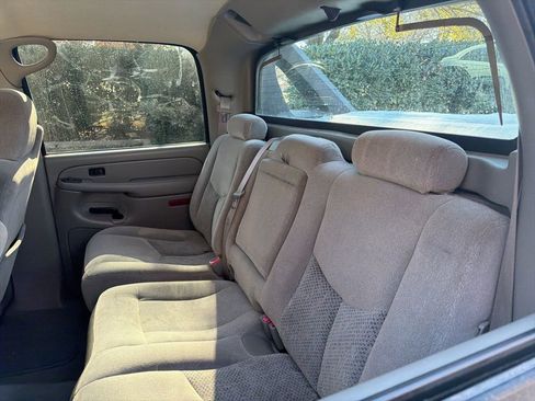 Used 2005 Chevrolet Avalanche LS w/ Onstar Plus Package image 11