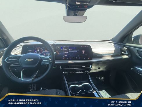 Certified 2026 Chevrolet Traverse LT w/ Driver Confidence Package FWD image 26