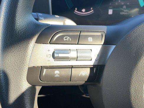 Used 2025 Hyundai Tucson SE AWD/4WD image 18