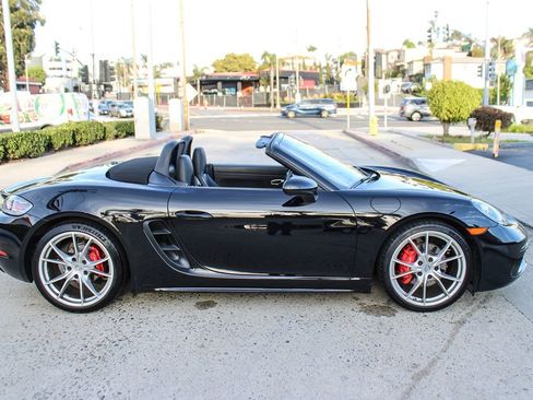 Used 2017 Porsche 718 Boxster S image 7