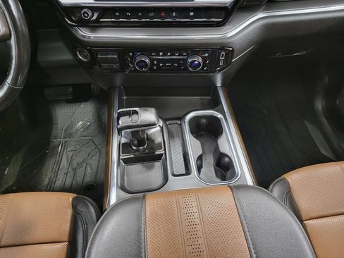 Used 2024 Chevrolet Silverado 1500 High Country image 17