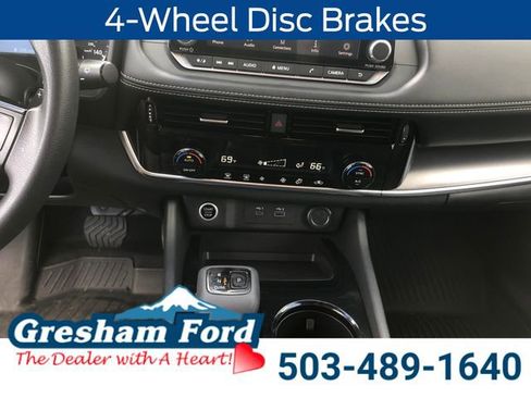 Used 2021 Nissan Rogue SV image 18