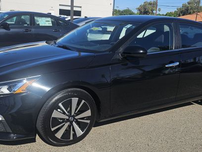 Used 2022 Nissan Altima 2.5 SV
