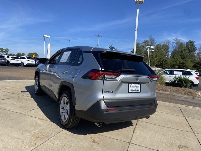 Used 2025 Toyota RAV4 LE AWD/4WD image 10