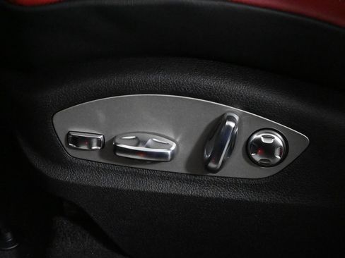 Used 2026 Porsche Macan AWD/4WD image 30
