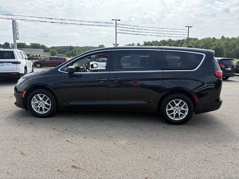 Used 2023 Chrysler Voyager LX FWD image 2