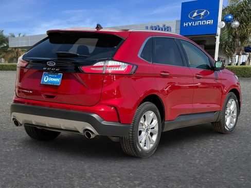 Used 2021 Ford Edge Titanium FWD image 3