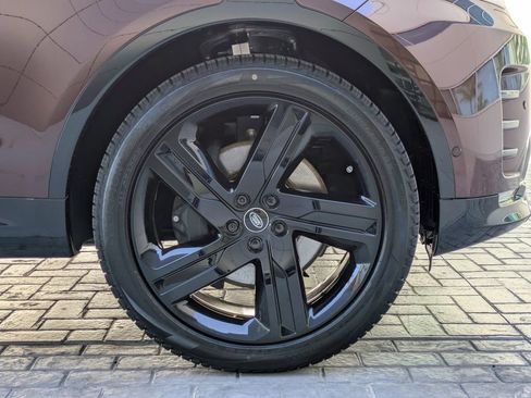 New 2026 Land Rover Discovery Limited Edition image 11