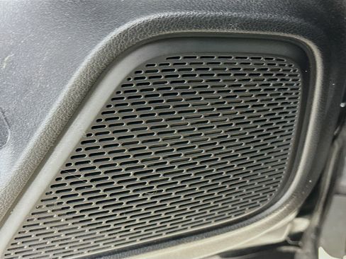 Certified 2021 Mercedes-Benz GLB 250 4MATIC image 23