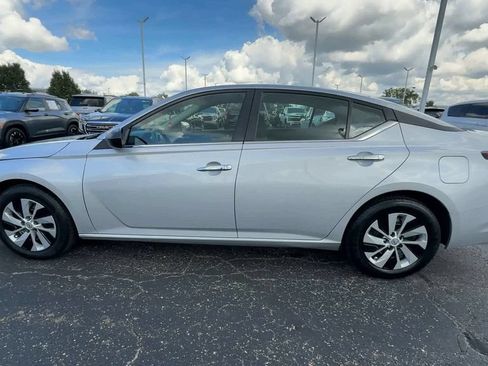 Used 2024 Nissan Altima 2.5 S FWD image 5